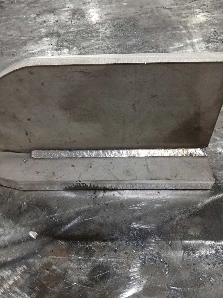 Soudure d'angle FCAW sur inox